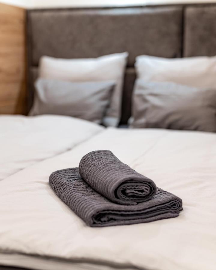 Downtown Luxury By Stlcz With 2 Bathrooms Budapeste Exterior foto